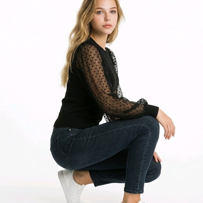 Velira Zwarte Gebreide Top met Transparante Mouwen