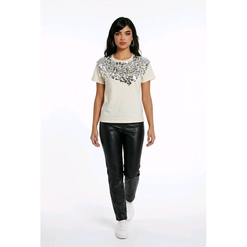 Lofera Beige T-shirt -  zilveren loafers