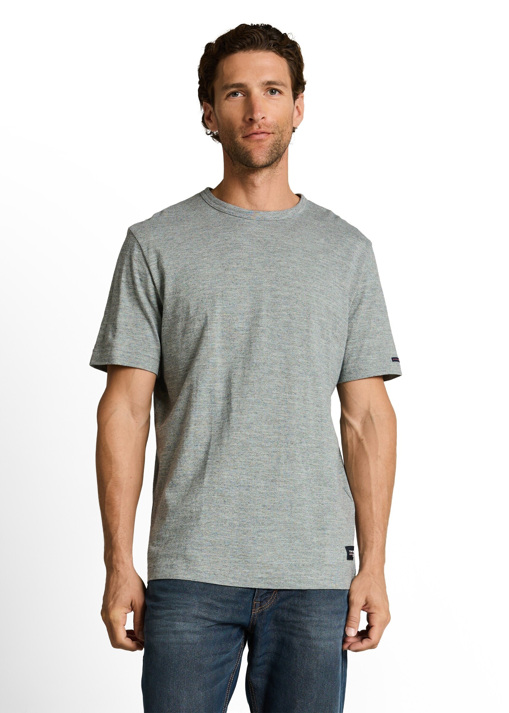 1050601 DETAILED FINE STRIPED T-SHIRT