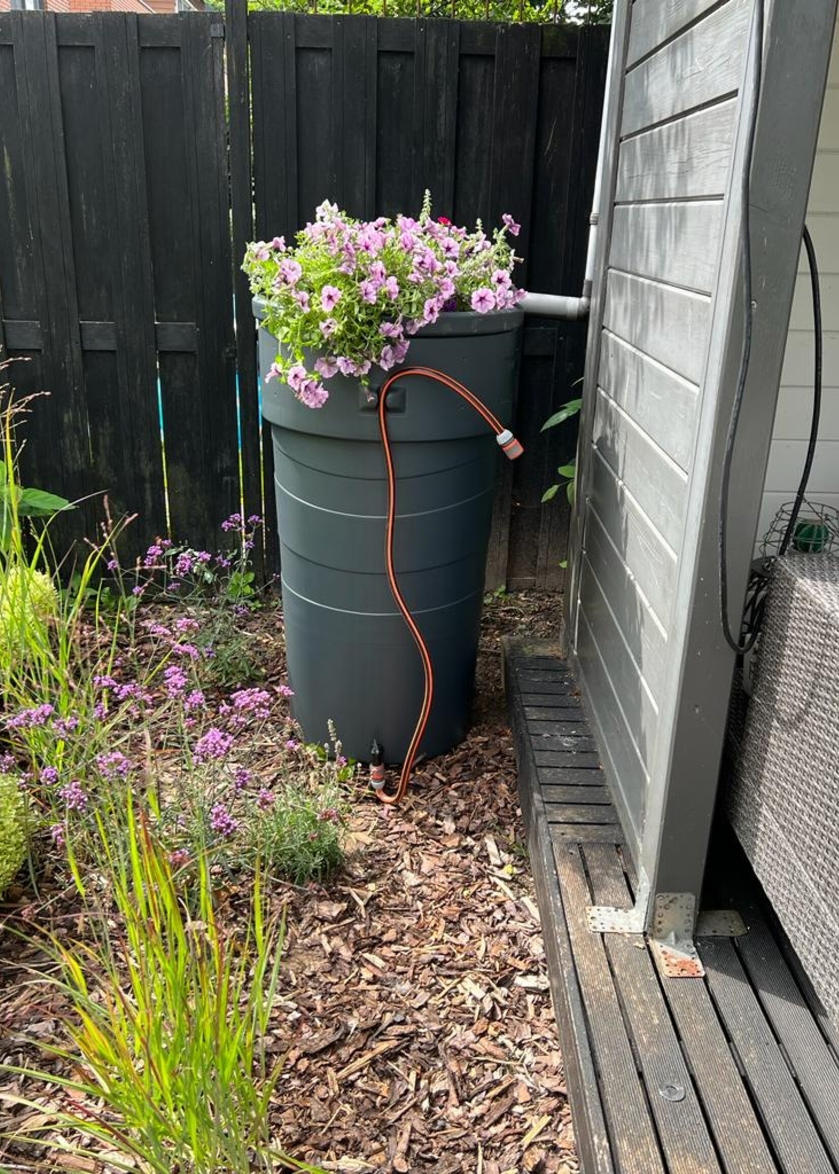 Garden 230L regenton met planter