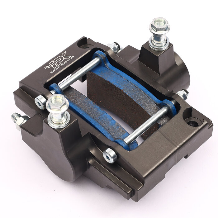 Formula K Achterremklauw Black Line met remblokken en schroeven