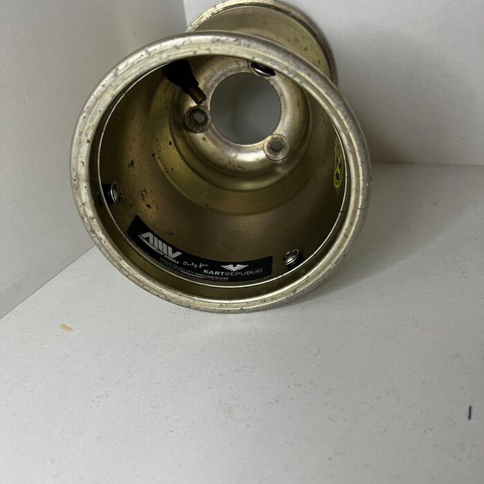 Gebruikt Kart Republic magnesium achtervelg 212MM