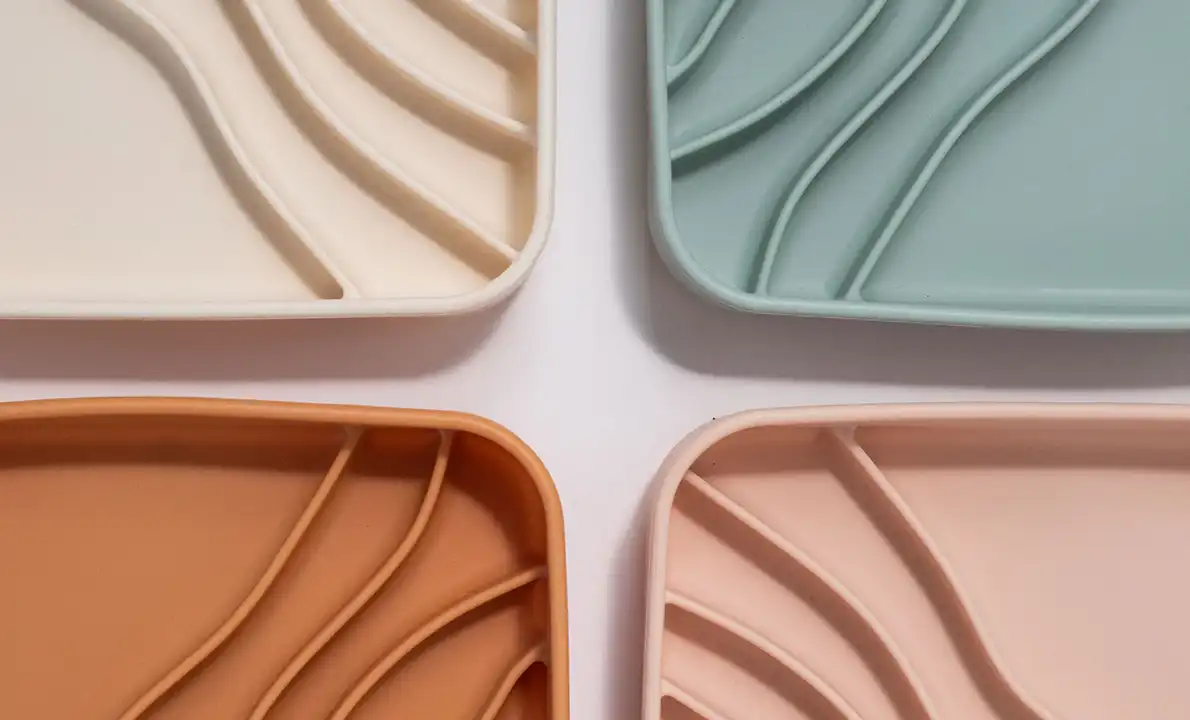 Dogged Beach Slowfeeder Bowl