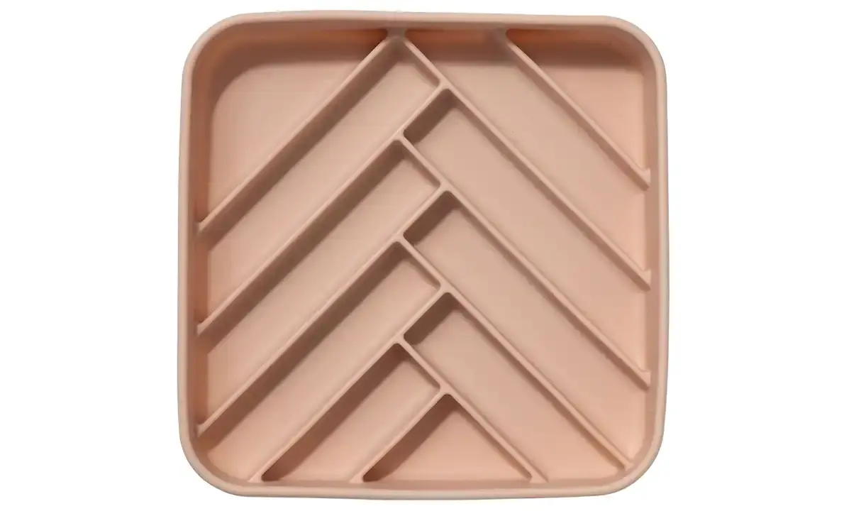 Dogged Chevron Slowfeeder Bowl