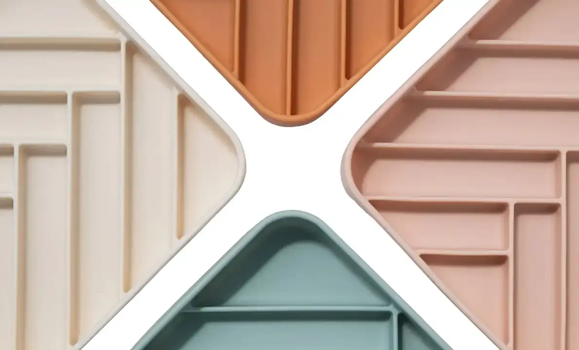 Dogged Chevron Slowfeeder Bowl