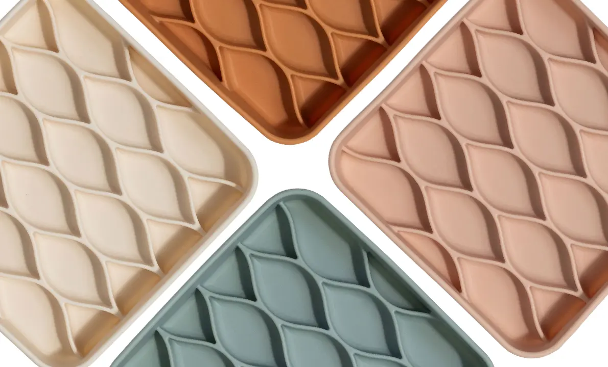 Dogged Argyle Slowfeeder Bowl