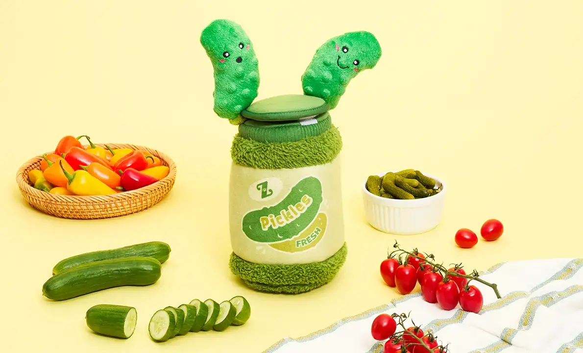 ZippyPaws Bungee Burrow Pickle Jar