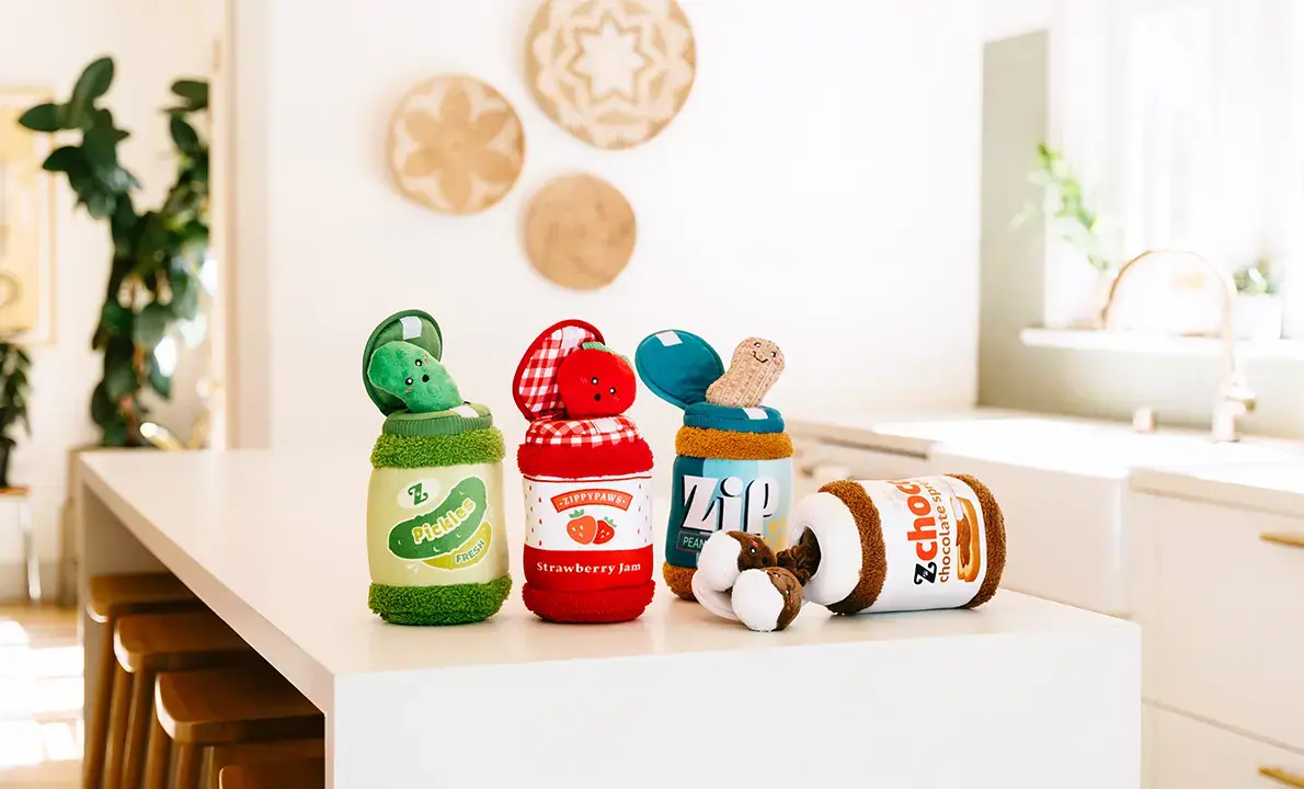 ZippyPaws Bungee Burrow Pickle Jar