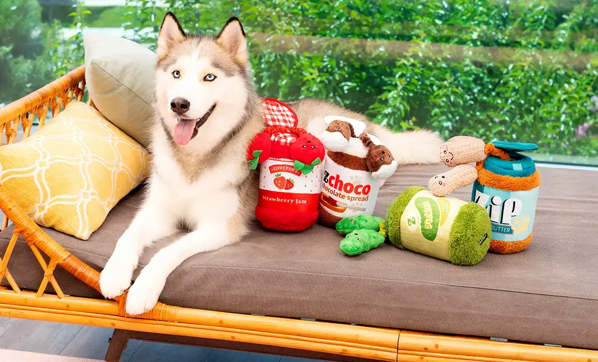 ZippyPaws Bungee Burrow Pickle Jar