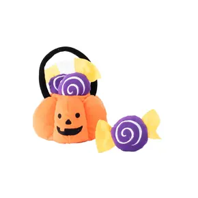 ZippyPaws Halloween Burrow – Trick or Treat Basket