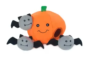 ZippyPaws Halloween Burrow – Pumpkin with Bats