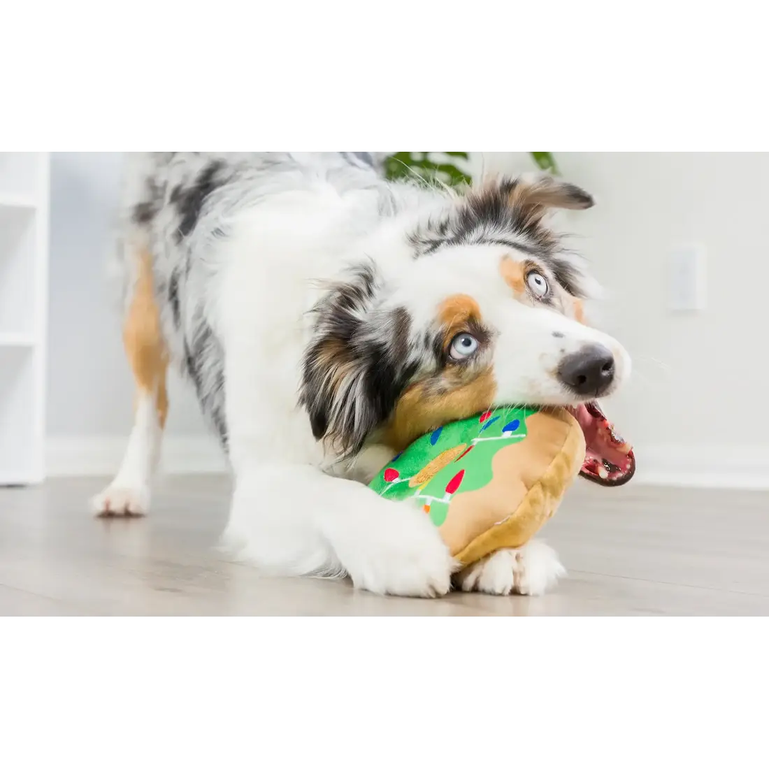 Huxley & Kent Lulubelles Holiday Lit Donut