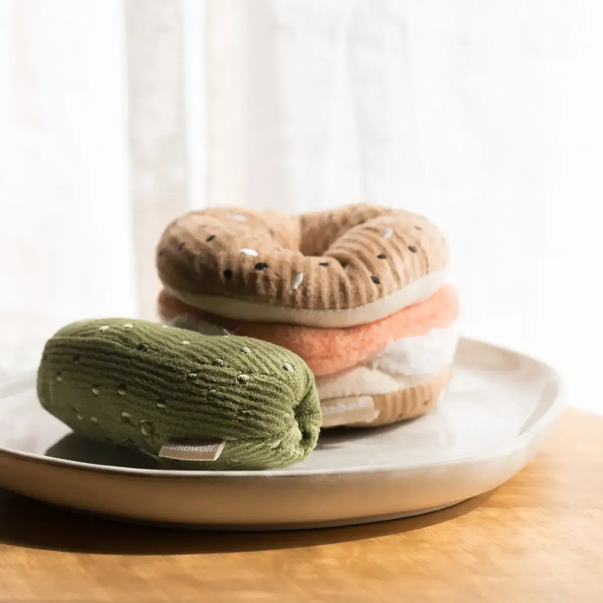 Lambwolf Collective – Bagel & Pickle