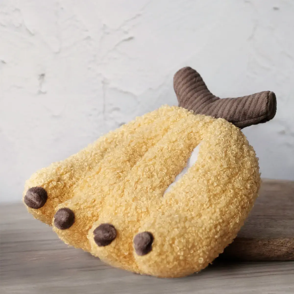 Lambwolf Collective – Banana