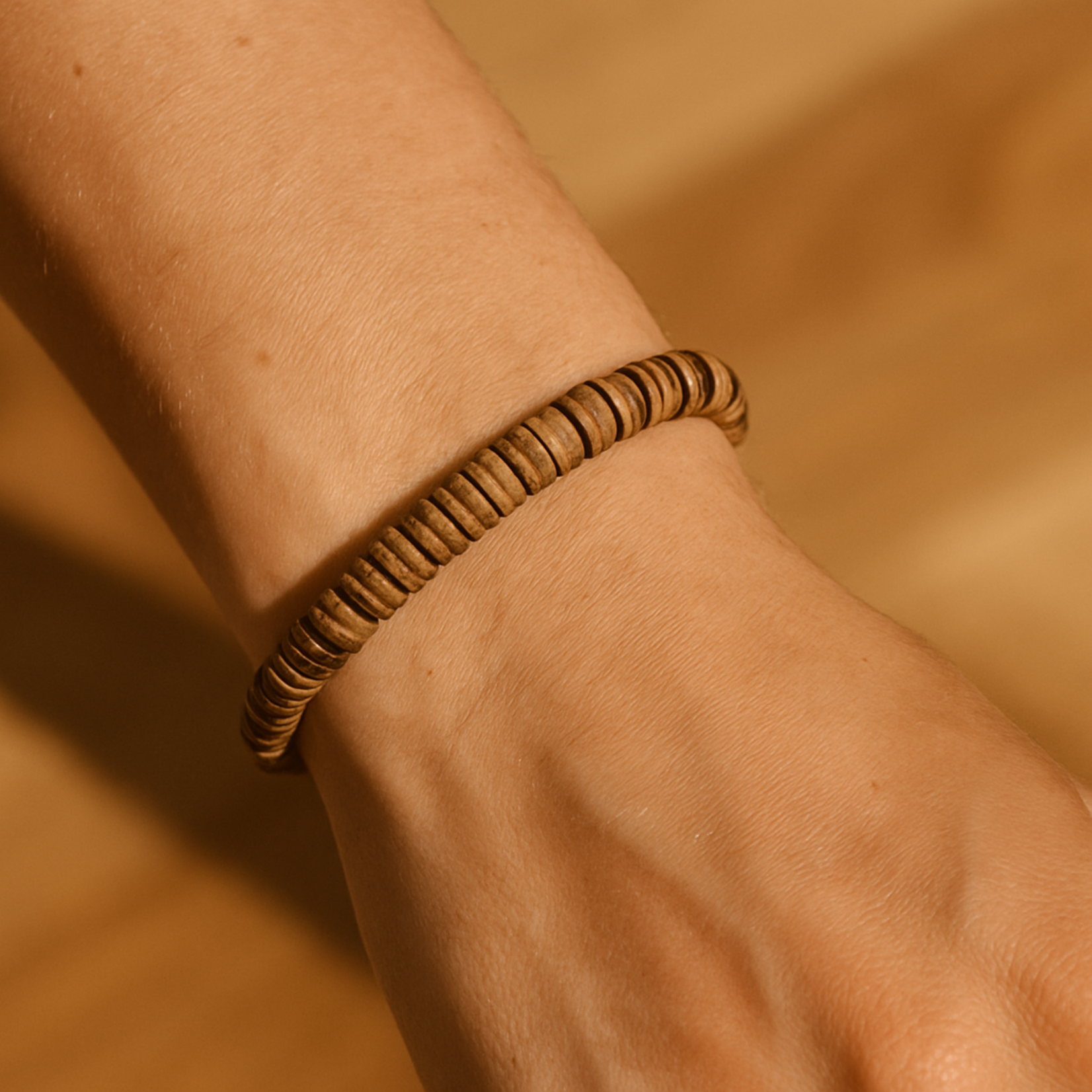 Aura Dorno Aura Dorno Armband Coco Wood Harmony – handgemaakt van natuurlijk kokos- en houtschijfjes