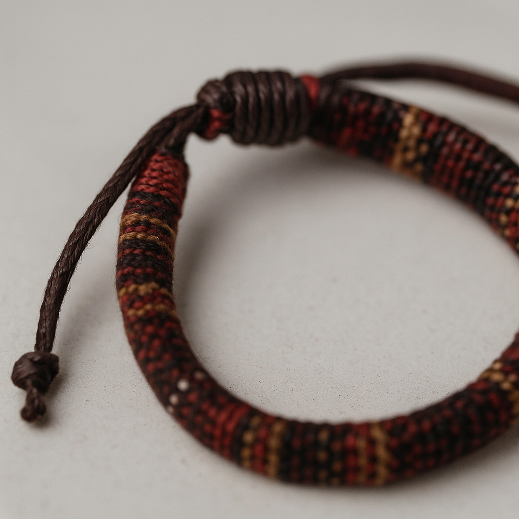 Aura Dorno Aura Dorno Armband Terra Weave – handgemaakt van bruin katoen en gevlochten touw