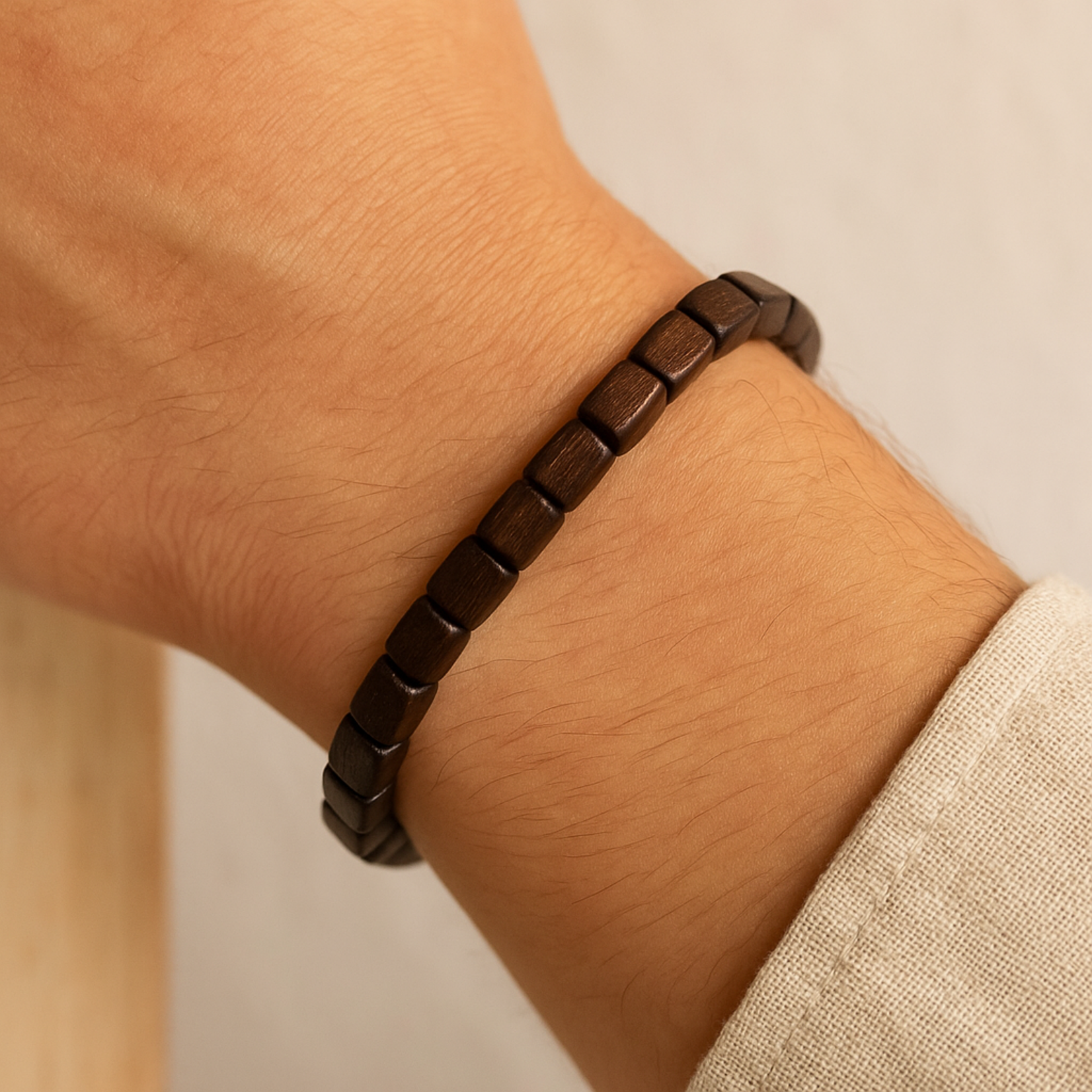 Aura Dorno Aura Dorno Armband Wooden Line – handgemaakte armband van donker hout