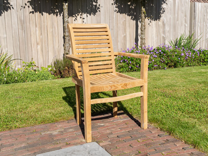 Stapelbarer Teak Gartensessel Lucca
