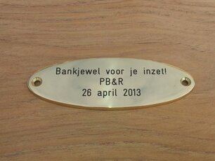 Messingschild mit Aufschrift