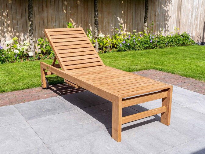 Teak-Liege Trento mit Rollen