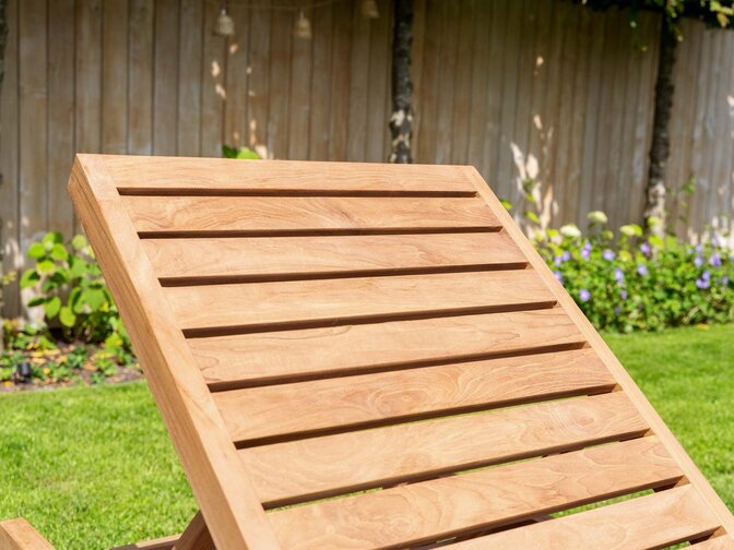 Teak-Liege Trento mit Rollen