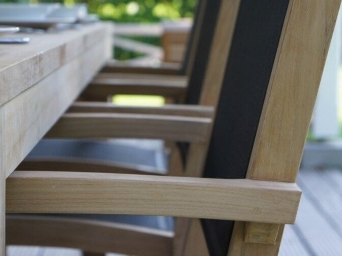 Teak Gartensessel Torino mit Batyline in Schwarz