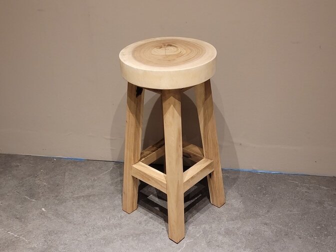 Baumstamm-Stehtischhocker – rund – 75 cm