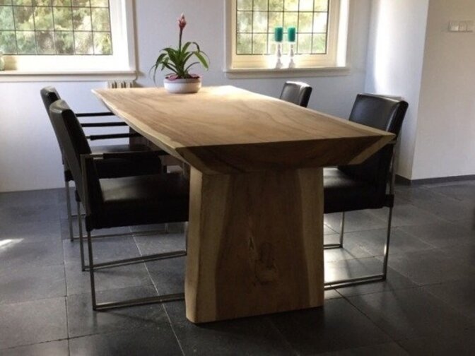 Baumstamm-Tisch aus Suar-Holz 180 cm