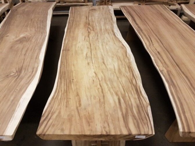 Baumstamm-Tisch 380 cm