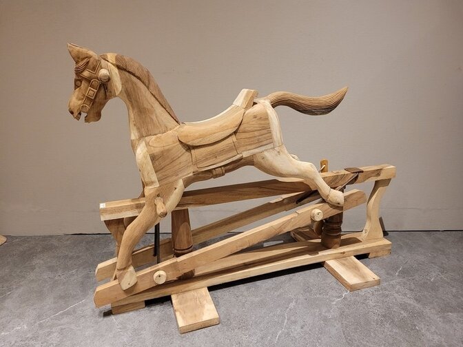 Schaukelpferd aus Holz