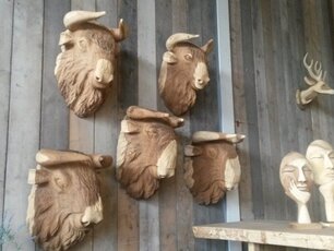 Bison-Holzschnitzerei, massiv