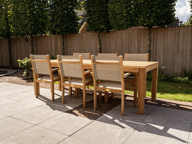 Teak Gartentisch 100x250 mit 6 Batyline Gartenstühlen