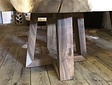 Großes Tischgestell-Pyramide Baumstammtisch – Hartholz | Puurteak