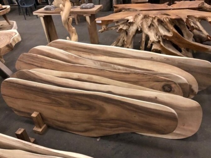 Couchtisch aus Baumstamm pro Meter