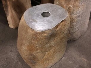 Sonnenschirmständer aus Naturstein