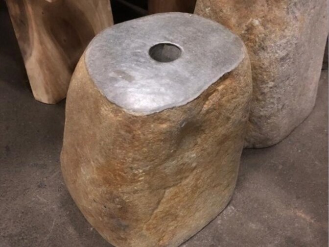 Sonnenschirmständer aus Naturstein