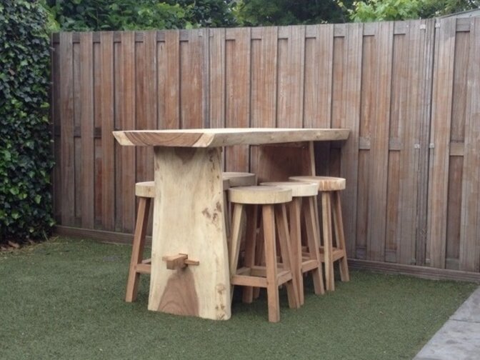 Bartisch aus Baumstamm 80x240cm