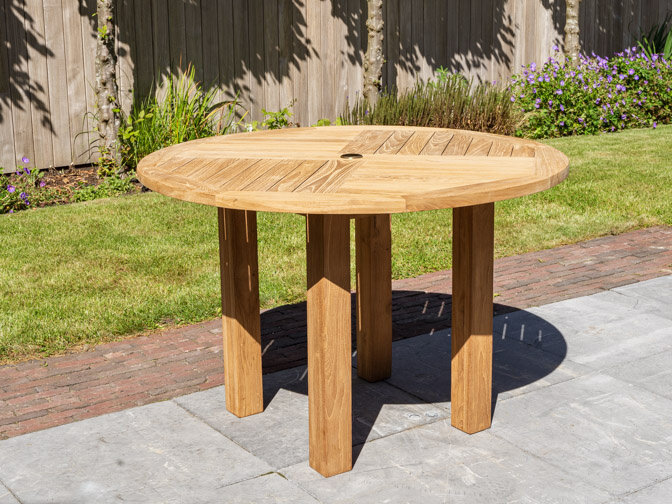 Teak-Gartenmöbelgarnitur Toscane 115 mit 4 Klappstühlen Alba