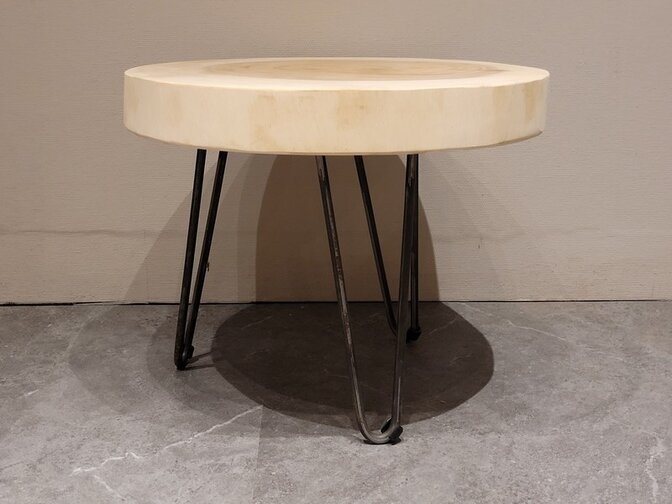 Couchtisch auf Haarnadel Tischbeinen +/- Ø 40/50 cm – Höhe 43 cm