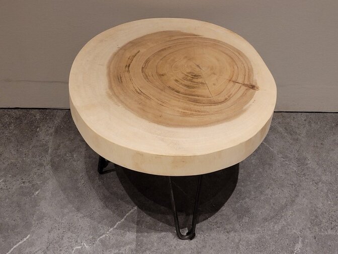 Couchtisch auf Haarnadel Tischbeinen +/- Ø 40/50 cm – Höhe 43 cm