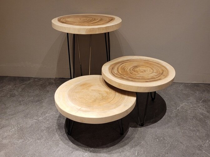 Runder Couchtisch mit Hairpins & Baumstamm-Tischplatte 60 x 41 cm