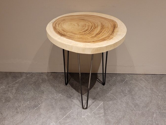 Runder Couchtisch mit Hairpins & Baumstamm-Tischplatte 60 x 74 cm