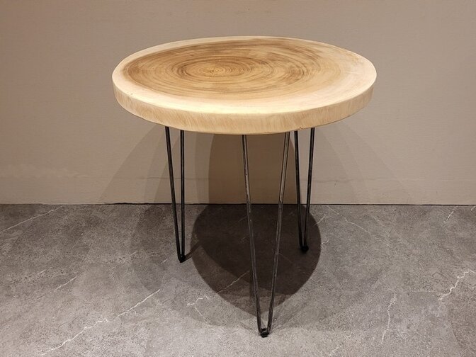 Runder Couchtisch mit Hairpins & Baumstamm-Tischplatte 70x75 cm