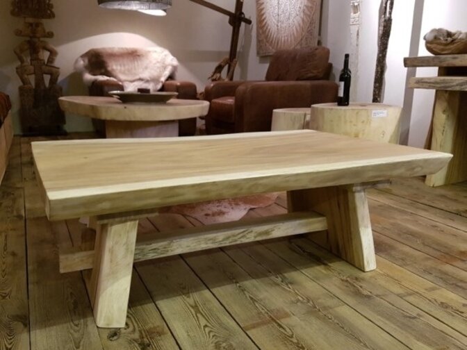 Baumstamm-Couchtisch 120 cm - Suar
