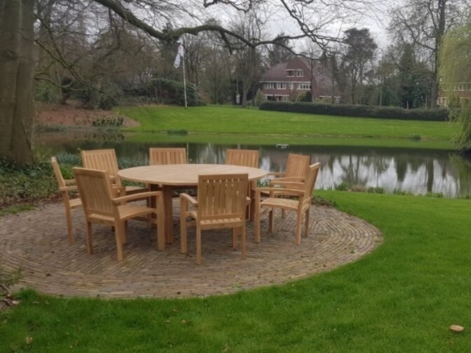 Set mit Teak-Gartentisch Toskana 175 cm mit 8 stapelbaren Stühlen