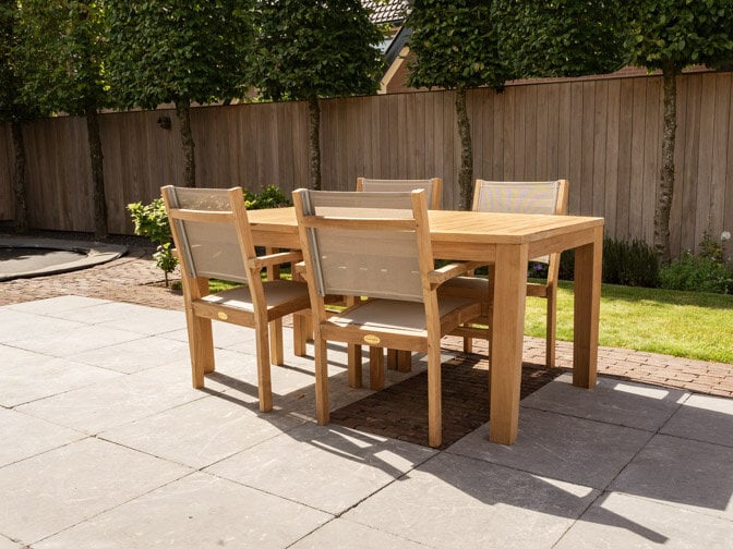 Gartenmöbelgarnitur Ancona 180 für 4 Personen mit 4 Stapelstühlen Batyline