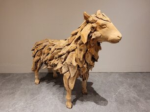 Stehende Schaf-Skulptur aus Treibholz