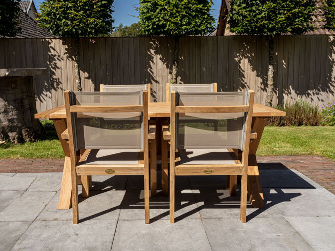 Gartenmöbelgarnitur Bari für 4 Personen mit Gartentisch 90 x 180 cm