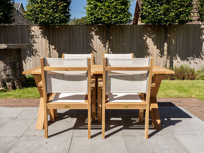 Gartenmöbelgarnitur Bari für 4 Personen mit Gartentisch 90 x 180 cm