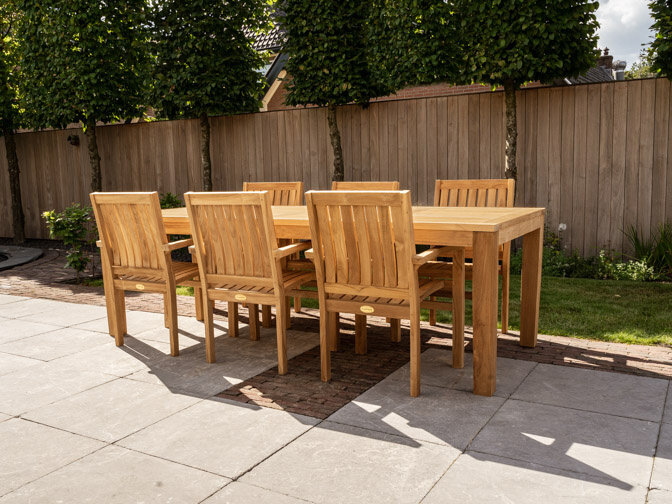 Teak-Gartentisch Verona 250 mit 6 stapelbaren Stühlen Torino Verti